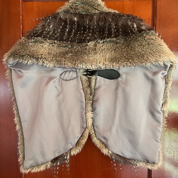 Top shop Faux Fur Cape Scarf - Picture 3 of 3